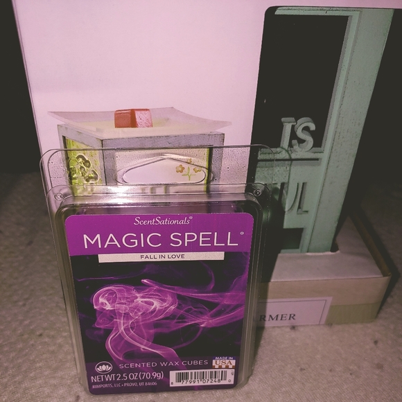 ScentSationals Electric Scented Wax Melt Warmer/light with Melts - Picture 2 of 3